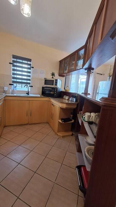 Sunshine Luxurious Villa:4 Mins Walk From Beach Flic en Flac Екстер'єр фото