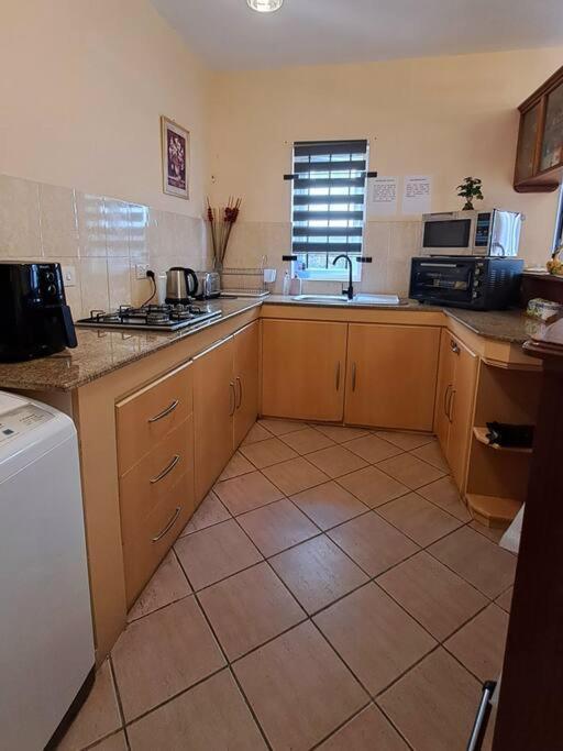 Sunshine Luxurious Villa:4 Mins Walk From Beach Flic en Flac Екстер'єр фото