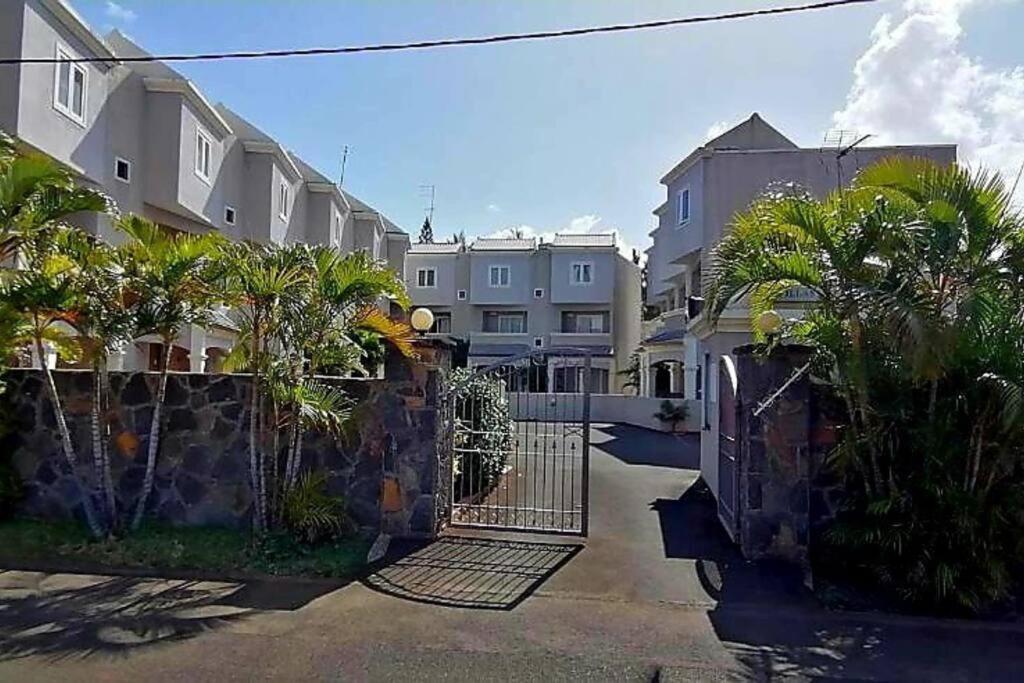 Sunshine Luxurious Villa:4 Mins Walk From Beach Flic en Flac Екстер'єр фото